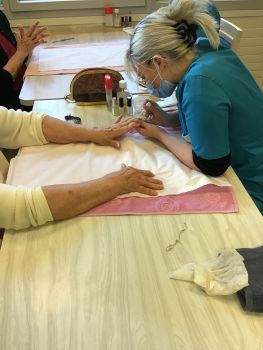 Soins esthétiques en maison de retraite - Ensemble St Charles