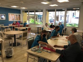 Soins esthétiques en maison de retraite - Ensemble St Charles