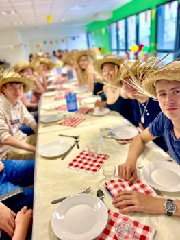 Soirée barbecue à l'Internat - Ensemble St Charles