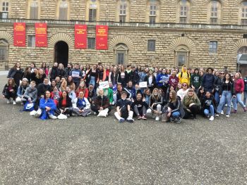 j6 Photo de groupe devant le palais Piti - Ensemble St Charles