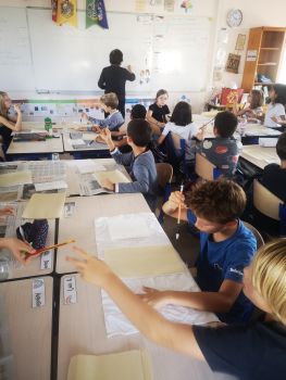 Calligraphie avec les CM2A - Ensemble St Charles